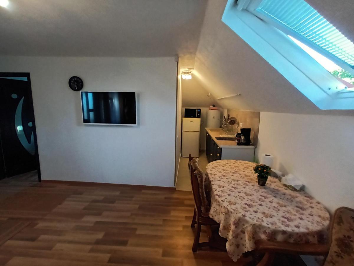 Cazare Adela Horezu Exteriör bild